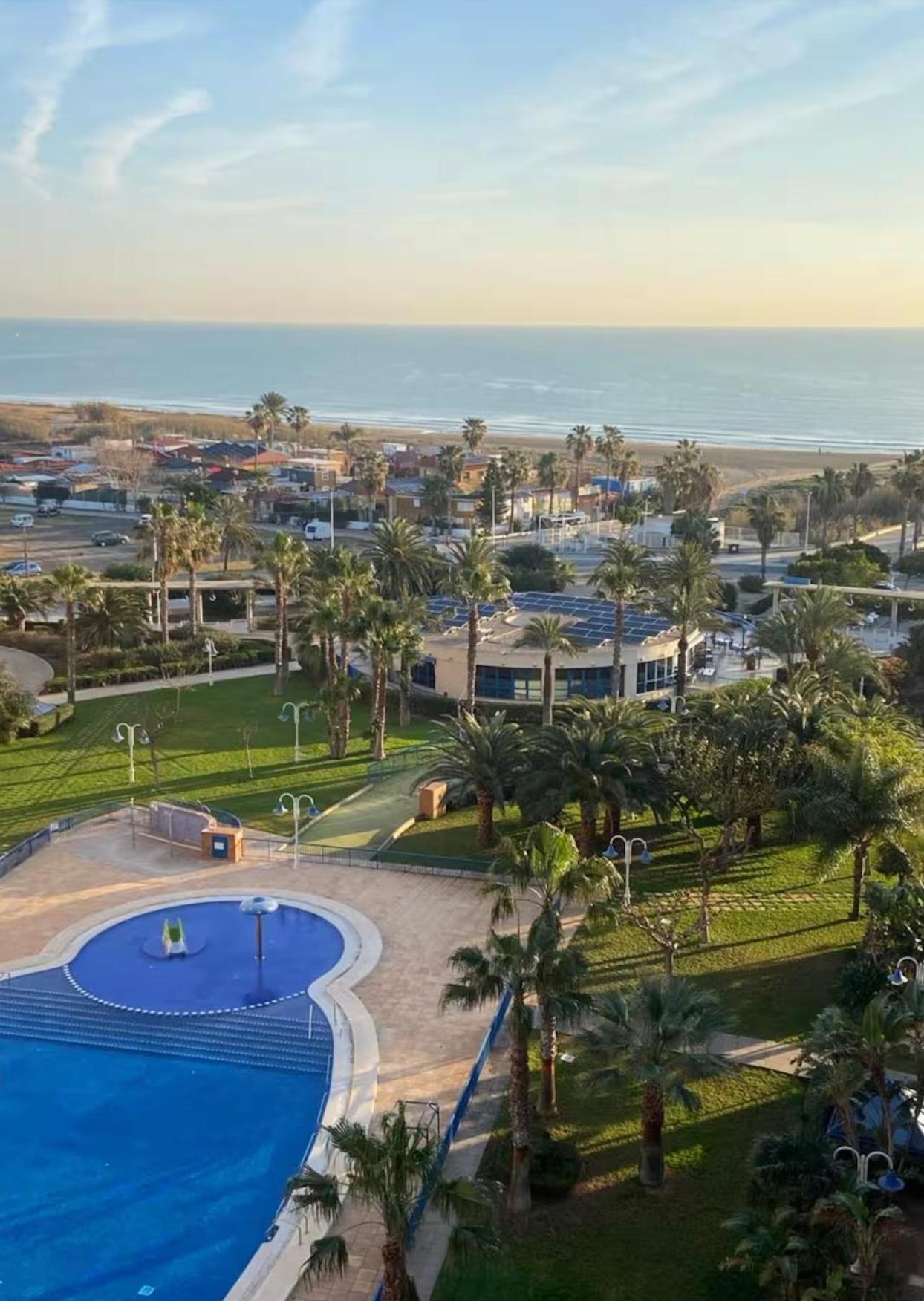 Apto. Luminoso Con Vistas En Playa De La Patacona Valencia Kültér fotó